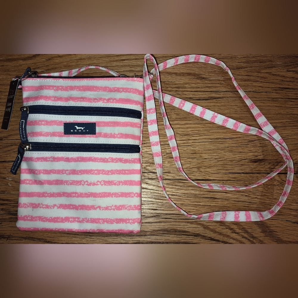 NWT's SCOUT Sally Go Lightly Crossbody Cell Phone Purse for Women,Crossbody Bag
